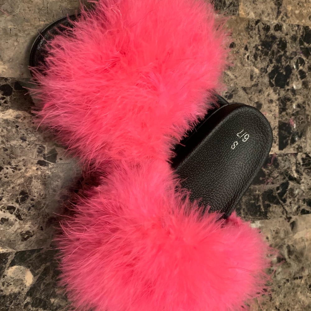 Fur Flops - Picture 7 of 7